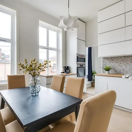 Appartamento Spacious Five Bedroom Oslo
